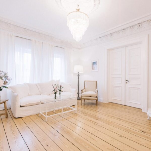 Sanna-LindstroIm-Hamburg-Fabijan-Vuksic-37-2-scaled-e1677579328327